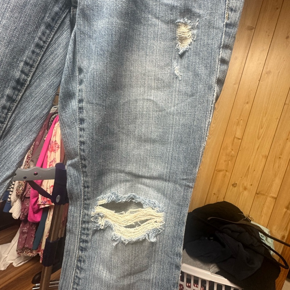 American Eagle Outfitters Light Blue Distressed Boyfriend Jeans